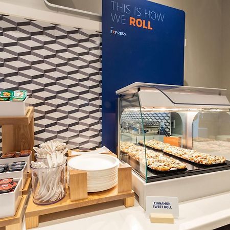 Holiday Inn Express & Suites Vermillion, An Ihg Hotel Экстерьер фото