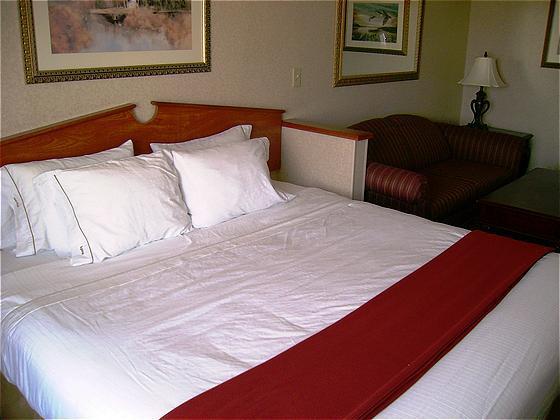 Holiday Inn Express & Suites Vermillion, An Ihg Hotel Экстерьер фото