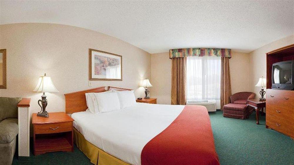 Holiday Inn Express & Suites Vermillion, An Ihg Hotel Экстерьер фото