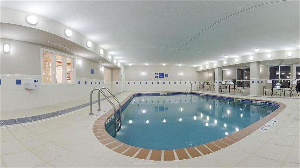 Holiday Inn Express & Suites Vermillion, An Ihg Hotel Экстерьер фото
