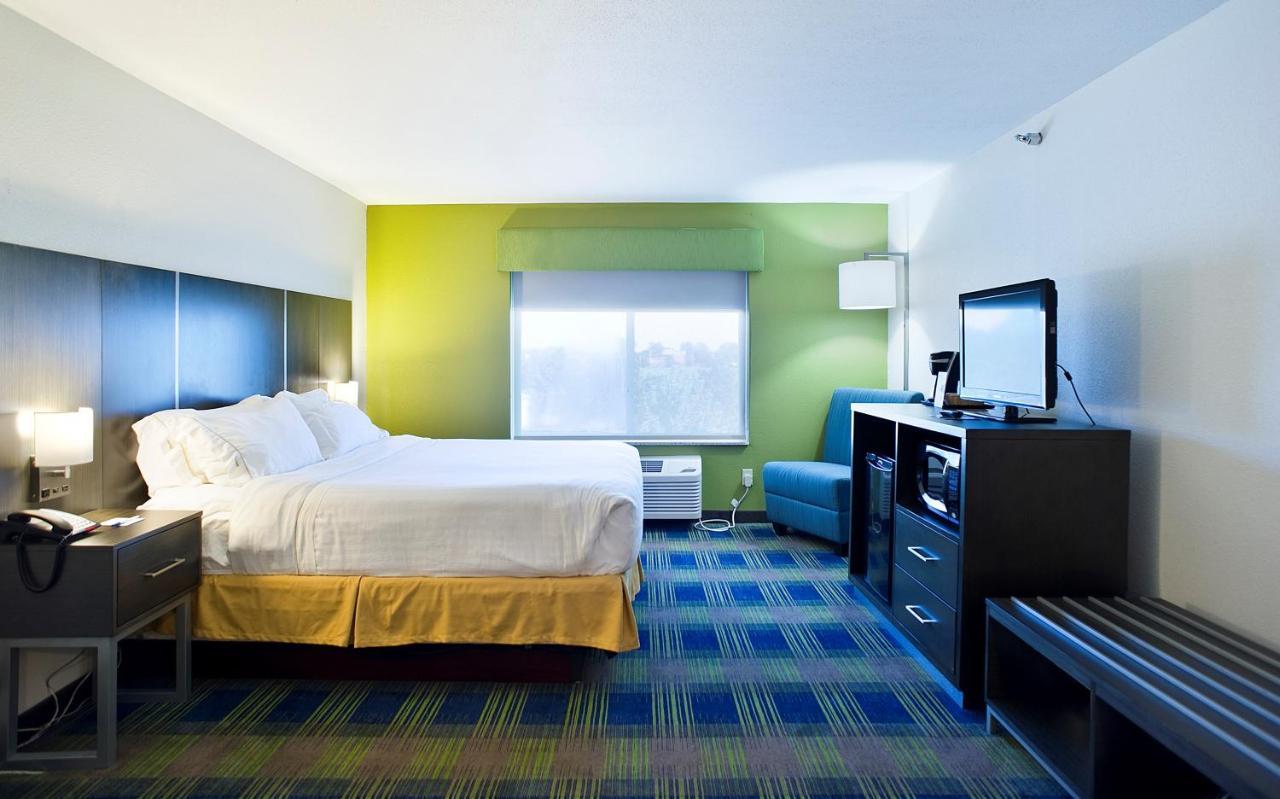 Holiday Inn Express & Suites Vermillion, An Ihg Hotel Экстерьер фото