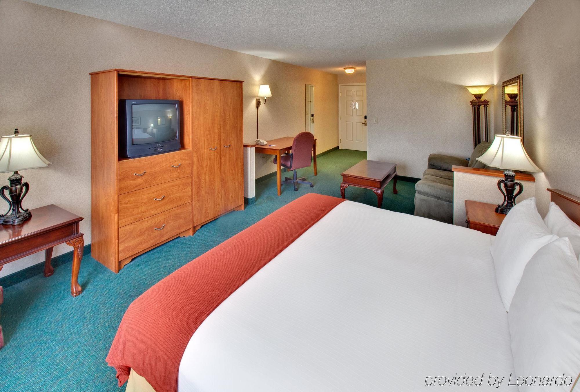 Holiday Inn Express & Suites Vermillion, An Ihg Hotel Номер фото