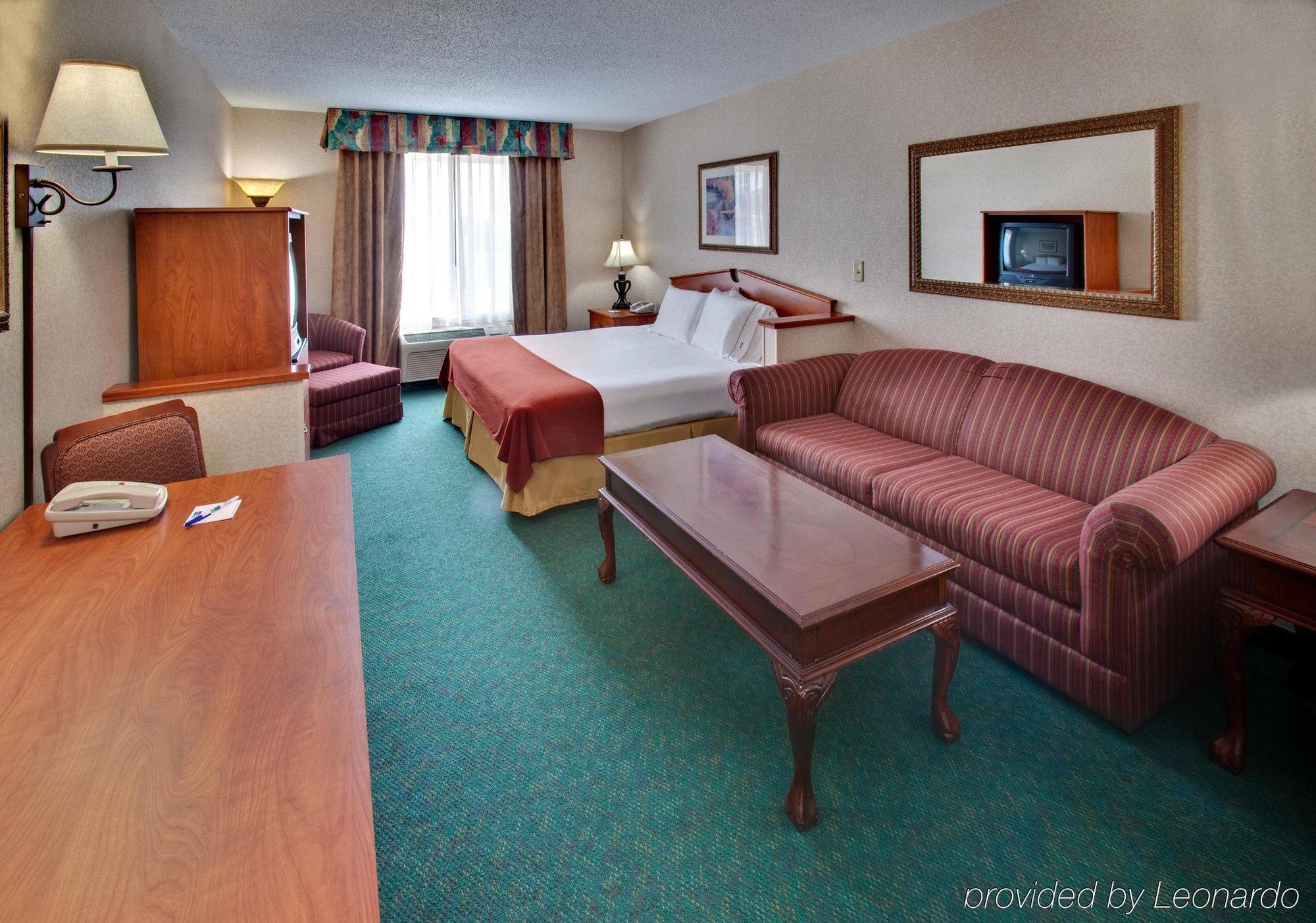 Holiday Inn Express & Suites Vermillion, An Ihg Hotel Номер фото