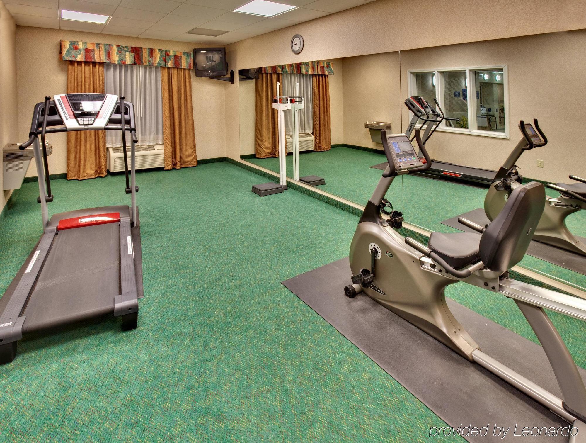 Holiday Inn Express & Suites Vermillion, An Ihg Hotel Экстерьер фото
