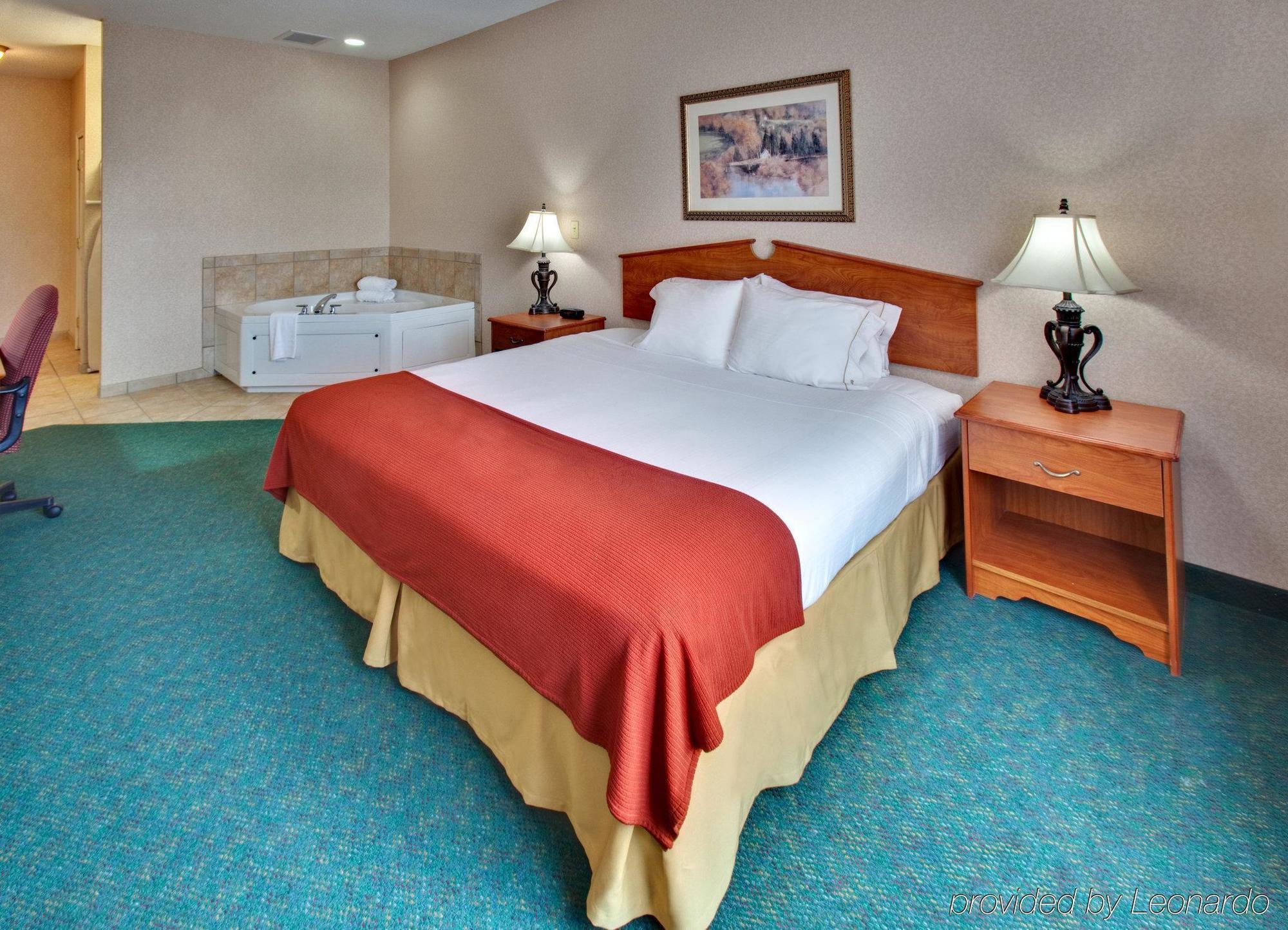 Holiday Inn Express & Suites Vermillion, An Ihg Hotel Номер фото