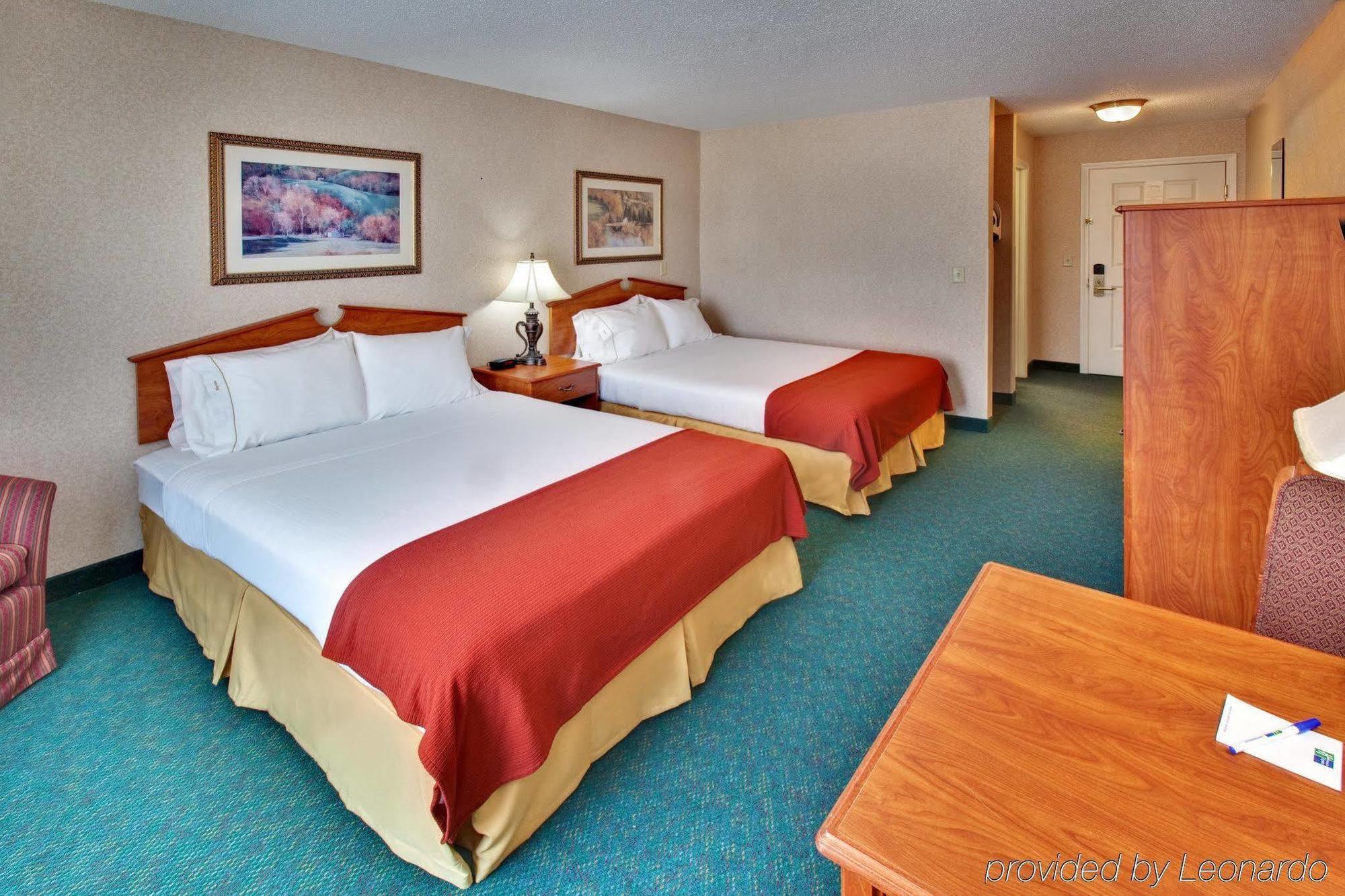 Holiday Inn Express & Suites Vermillion, An Ihg Hotel Экстерьер фото