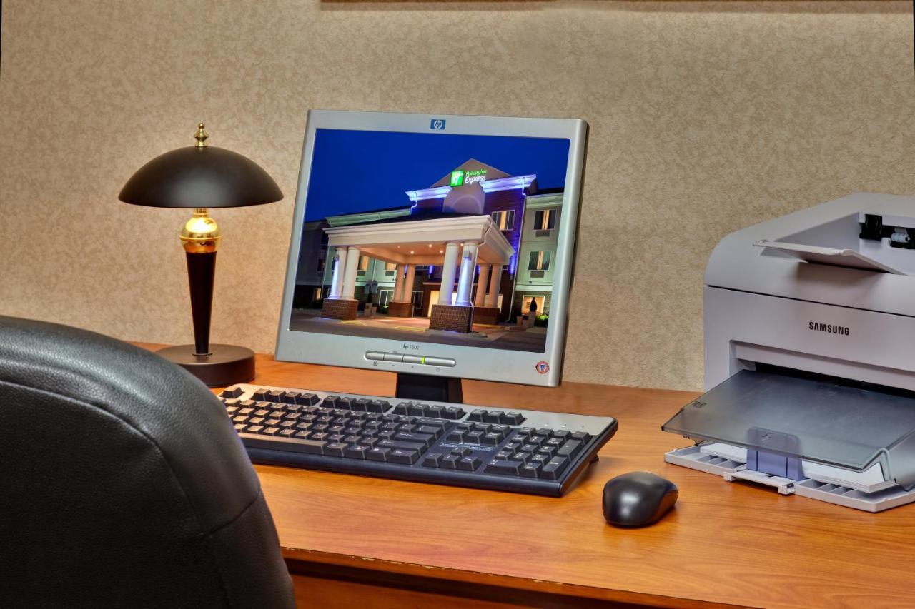 Holiday Inn Express & Suites Vermillion, An Ihg Hotel Экстерьер фото