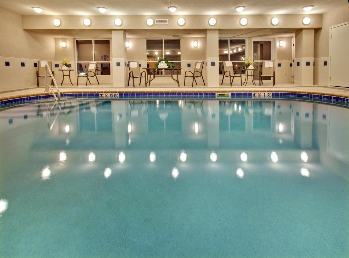 Holiday Inn Express & Suites Vermillion, An Ihg Hotel Экстерьер фото