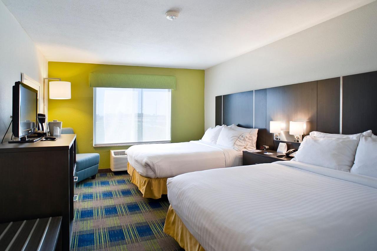 Holiday Inn Express & Suites Vermillion, An Ihg Hotel Экстерьер фото